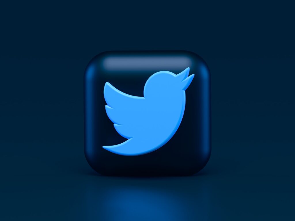 Goodbye to the Beloved Blue Bird: Musk changed the Twitter Logo to "X" Twitter logo